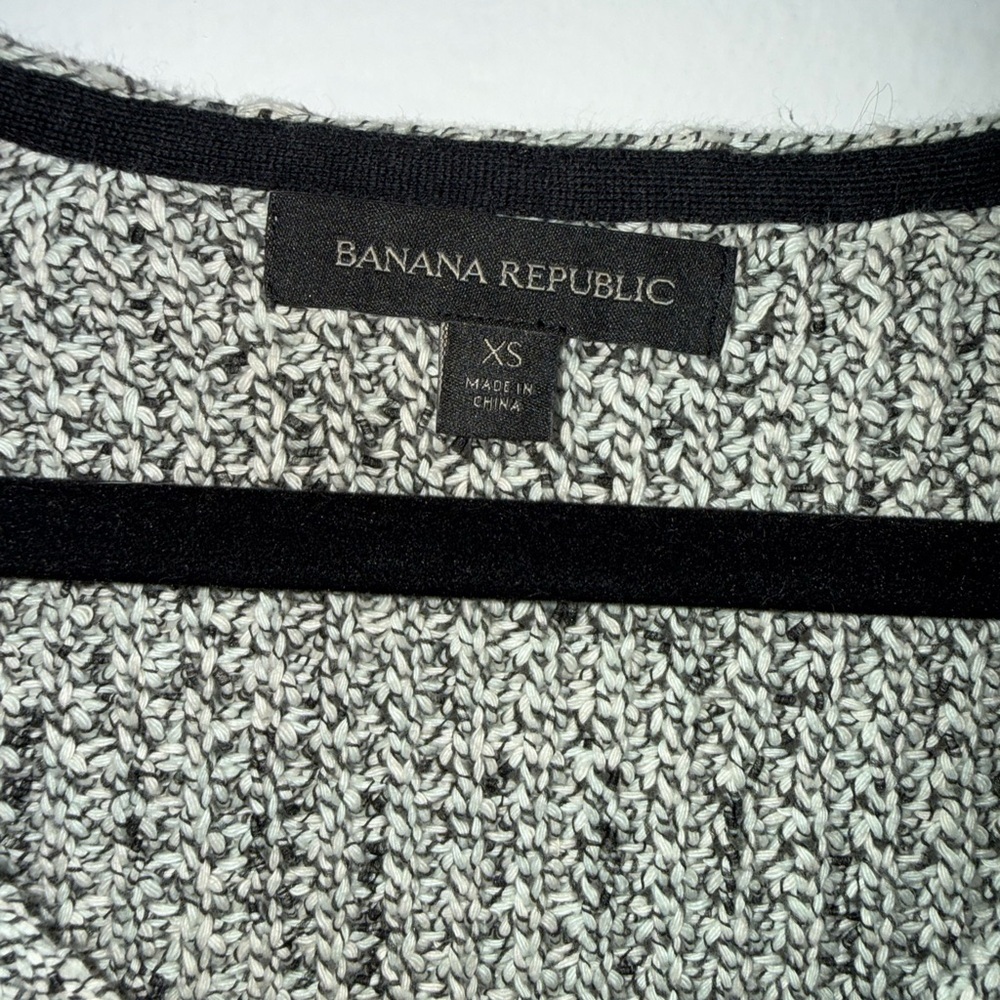 Banana Republic Sweater - Picture 3 of 4